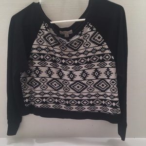 Long sleeve black and white shirt